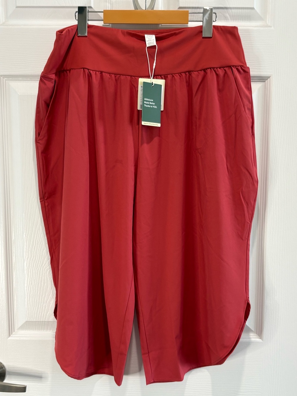 NWT Halara SoCinched Breezeful High Waisted Split Hem Capri Pants, Coral , XL